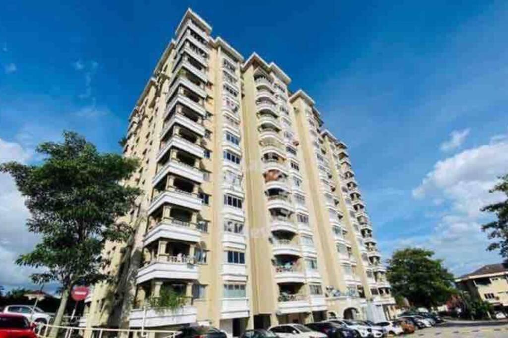 The Nest - Cozy 3-Bedroom Condo, Shah Alam Dış mekan fotoğraf